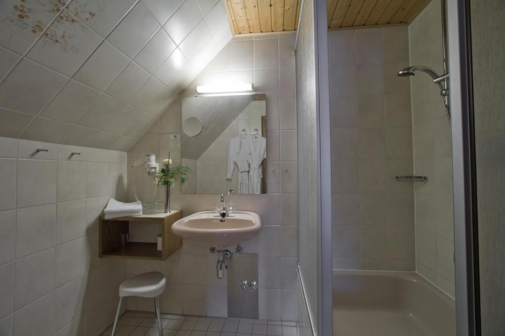 Landhotel Sauerlaender Hof Eslohe Kamer foto